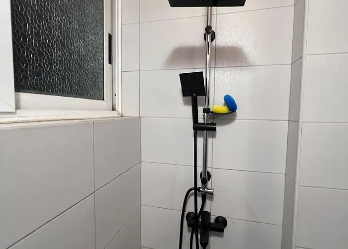 Kevin's 3 Bedroom טיראנה