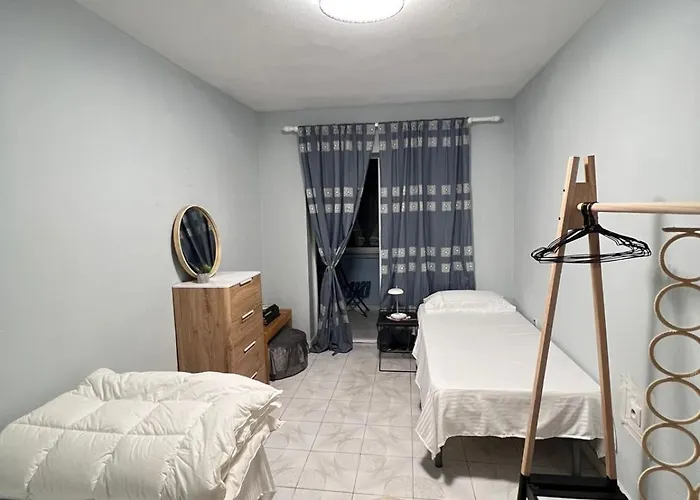 Kevin's 3 Bedroom דירה